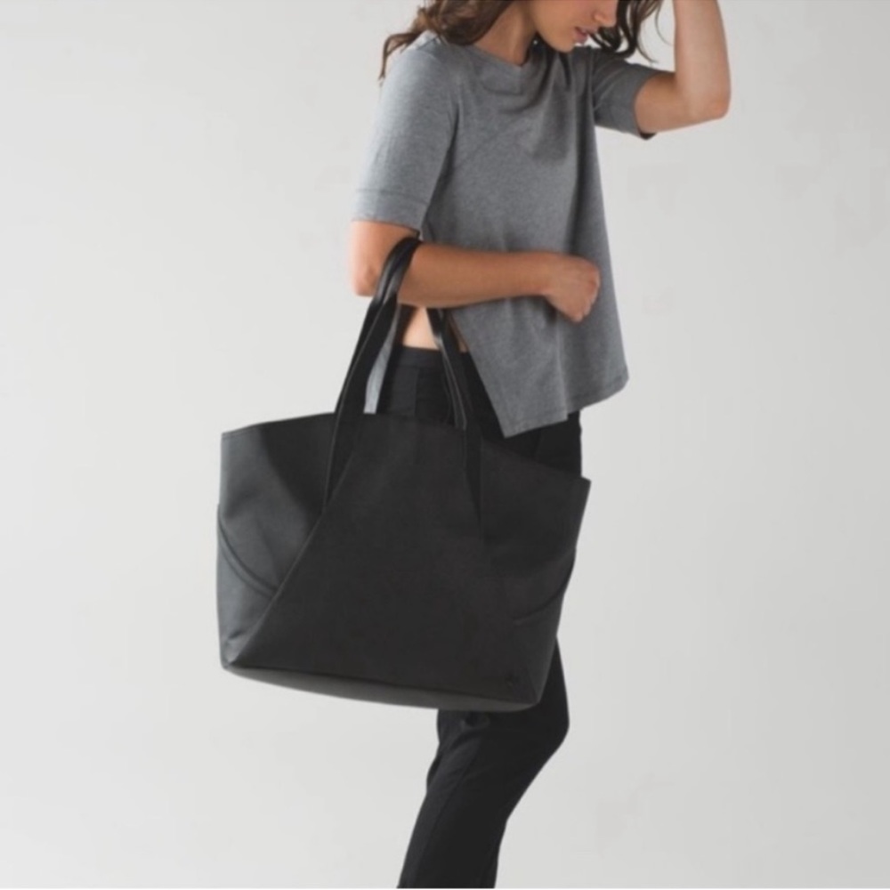 LULULEMON All Day Tote - Picture 3 of 16